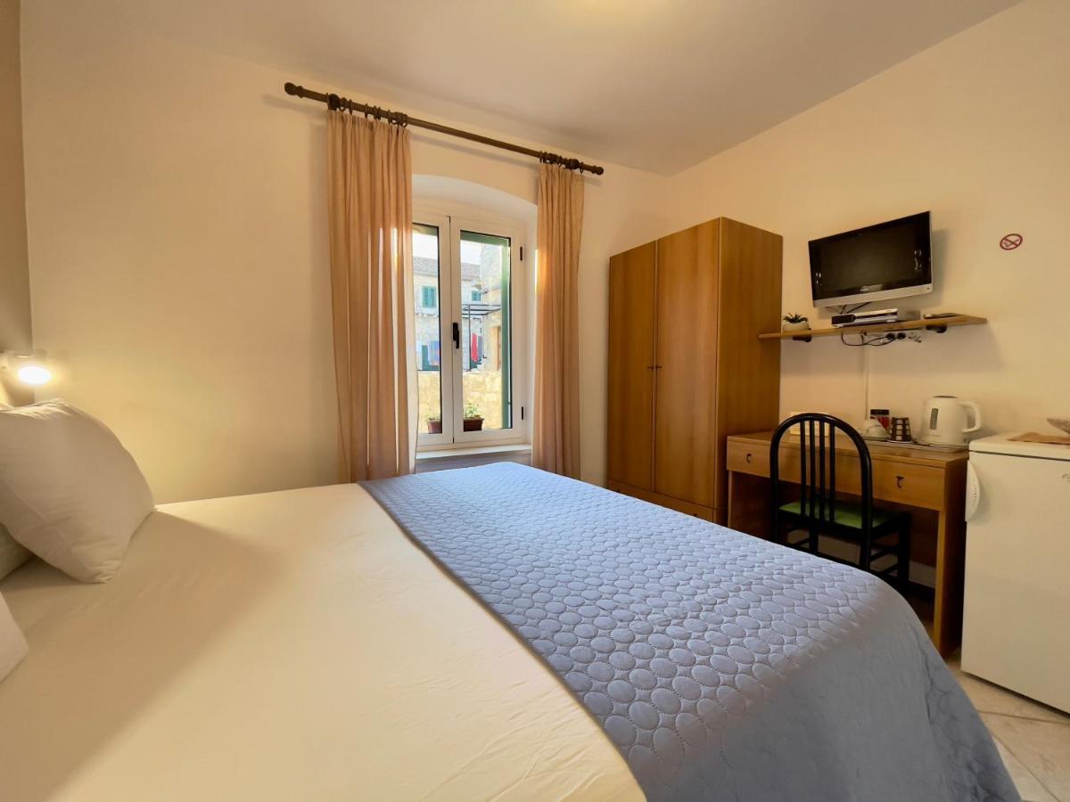 Rooms And Apartments Villa Town Gate Hvar Χβαρ Εξωτερικό φωτογραφία